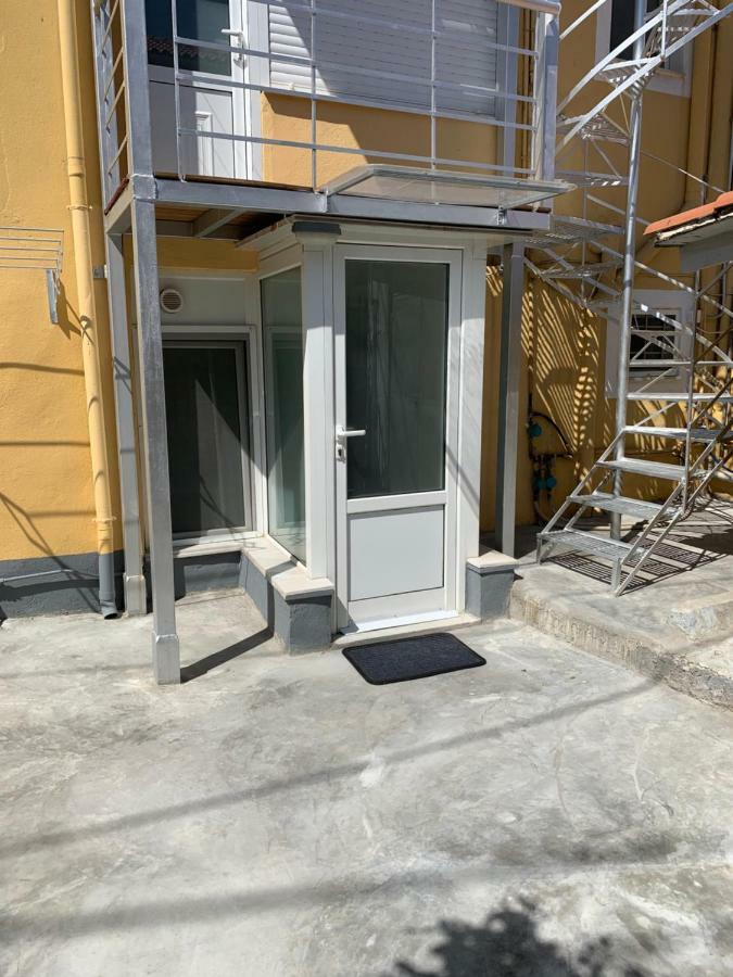 Studio In Old Town Of Mytilene Apartment Exterior photo