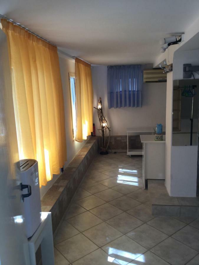 Studio In Old Town Of Mytilene Apartment Exterior photo